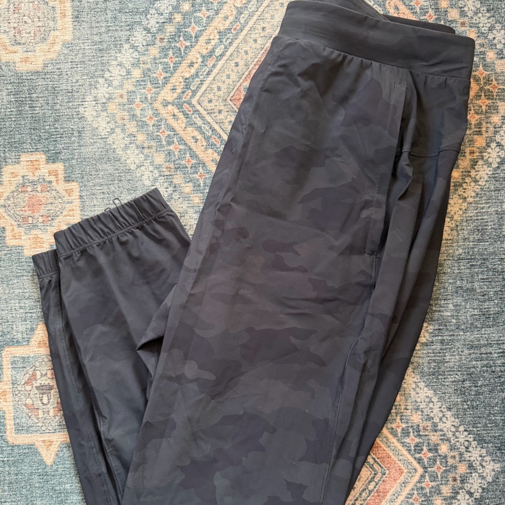 lululemon athletica Men's Camo Surge